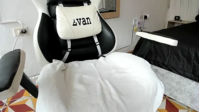 Valerioe online show from March 2025 12:30:02 PM