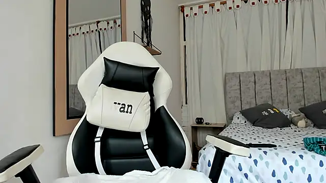 Valerioe online show from October 2025 01:55:02 PM