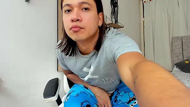 Valerioe online show from November 2025 03:47:02 PM