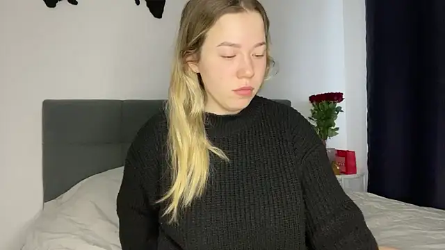 Embersweetbunny online show from February 2025 08:44:02 AM