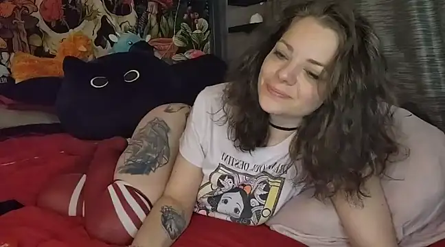 Snapshot of MiaElizabeth chatting on January 2025 04:27:01 PM MiaElizabeth online show from January 2025 04:27:01 PM