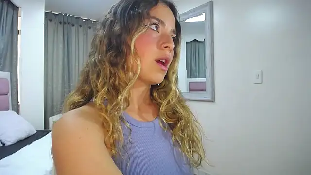 Snapshot of IssadoraJames chatting on January 2025 06:29:02 PM IssadoraJames online show from January 2025 06:29:02 PM