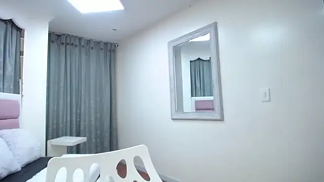 Snapshot of IssadoraJames chatting on February 2025 07:05:02 PM IssadoraJames online show from February 2025 07:05:02 PM