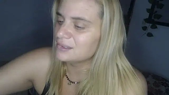 Elza Blonde online show from February 2025 06:47:02 PM