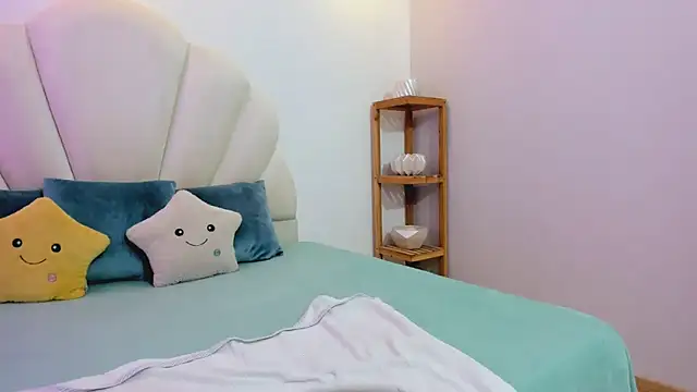 Lizzie Williams  online show from September 2025 03:08:02 AM