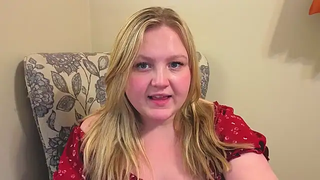 Snapshot of PhatAssBlond chatting on April 2026 02:11:01 AM PhatAssBlond online show from April 2026 02:11:01 AM