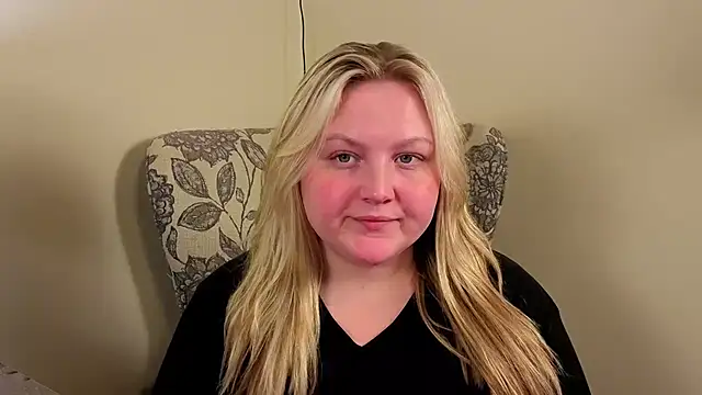 Snapshot of PhatAssBlond chatting on June 2026 12:02:01 AM PhatAssBlond online show from June 2026 12:02:01 AM