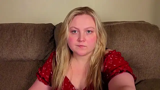 Snapshot of PhatAssBlond chatting on June 2026 01:43:01 AM PhatAssBlond online show from June 2026 01:43:01 AM