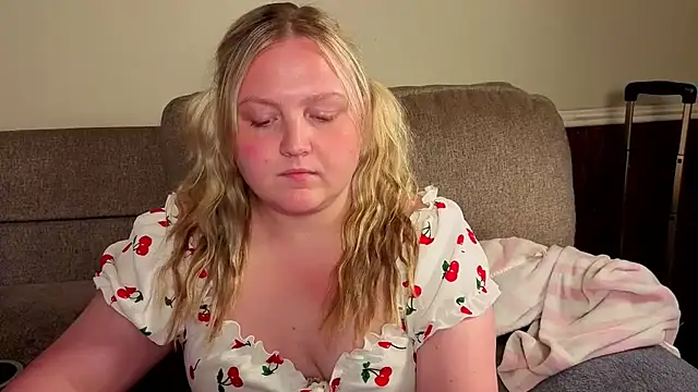 Snapshot of PhatAssBlond chatting on July 2026 01:12:01 AM PhatAssBlond online show from July 2026 01:12:01 AM