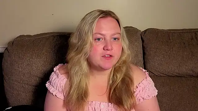 Snapshot of PhatAssBlond chatting on July 2026 06:13:01 PM PhatAssBlond online show from July 2026 06:13:01 PM