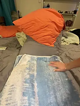 Snapshot of AllieCatWhore chatting on December 2024 11:21:01 PM AllieCatWhore online show from December 2024 11:21:01 PM