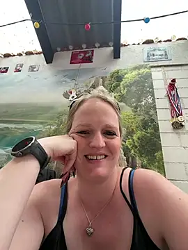 caro kitten online show from July 2026 01:09:01 PM