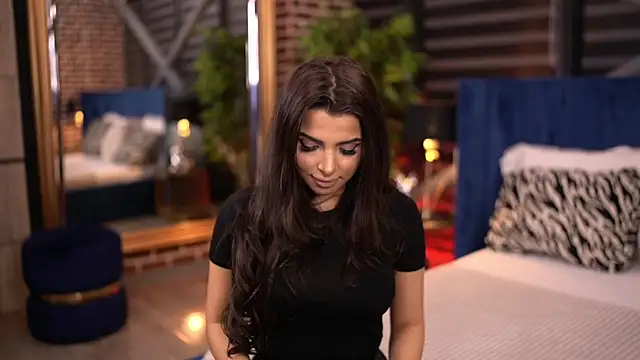 Snapshot of NicoleCellini chatting on January 2025 06:25:01 PM NicoleCellini online show from January 2025 06:25:01 PM