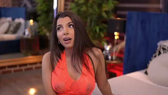 Snapshot of NicoleCellini chatting on February 2025 10:39:01 PM NicoleCellini online show from February 2025 10:39:01 PM