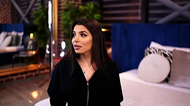 Snapshot of NicoleCellini chatting on February 2025 07:15:02 PM NicoleCellini online show from February 2025 07:15:02 PM