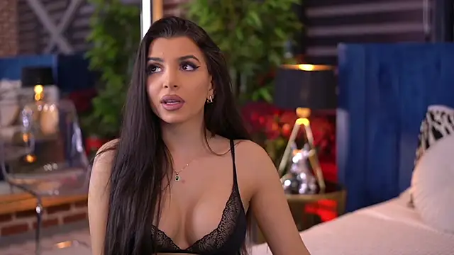 Snapshot of NicoleCellini chatting on March 2025 07:05:02 PM NicoleCellini online show from March 2025 07:05:02 PM