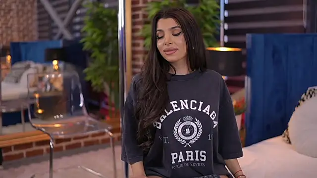 Snapshot of NicoleCellini chatting on March 2025 07:02:02 PM NicoleCellini online show from March 2025 07:02:02 PM