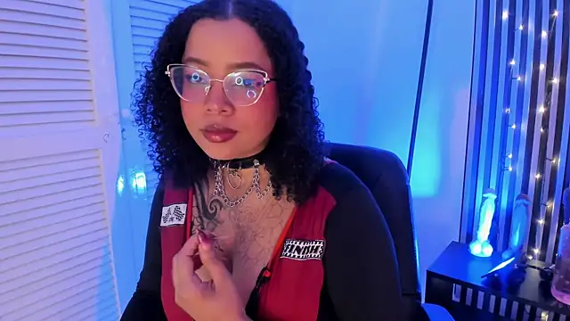 Snapshot of Emiilycollins chatting on December 2024 04:48:02 AM Emiilycollins online show from December 2024 04:48:02 AM