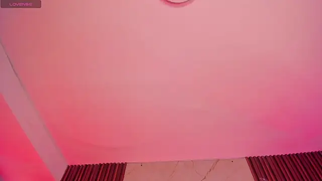 Snapshot of Emiilycollins chatting on December 2024 01:53:02 AM Emiilycollins online show from December 2024 01:53:02 AM