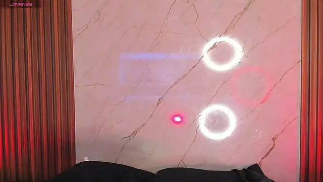 Snapshot of Emiilycollins chatting on December 2024 12:57:02 AM Emiilycollins online show from December 2024 12:57:02 AM