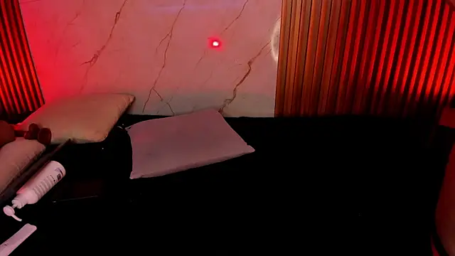 Snapshot of Emiilycollins chatting on January 2025 10:33:01 PM Emiilycollins online show from January 2025 10:33:01 PM