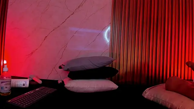 Snapshot of Emiilycollins chatting on January 2025 12:09:01 AM Emiilycollins online show from January 2025 12:09:01 AM