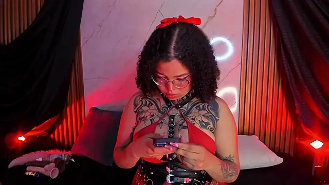 Snapshot of Emiilycollins chatting on January 2025 08:50:02 PM Emiilycollins online show from January 2025 08:50:02 PM