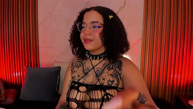 Snapshot of Emiilycollins chatting on January 2025 10:16:02 PM Emiilycollins online show from January 2025 10:16:02 PM