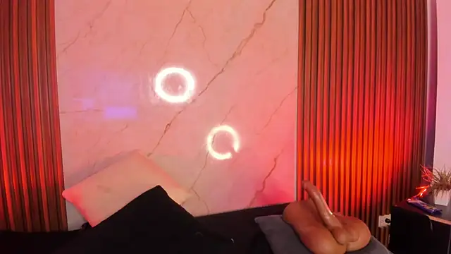 Snapshot of Emiilycollins chatting on March 2025 12:48:02 AM Emiilycollins online show from March 2025 12:48:02 AM