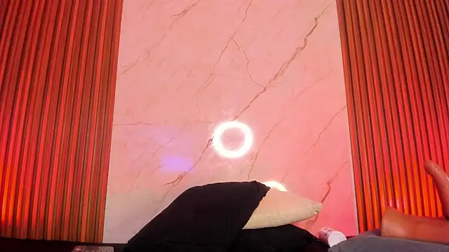 Snapshot of Emiilycollins chatting on March 2025 03:54:02 AM Emiilycollins online show from March 2025 03:54:02 AM