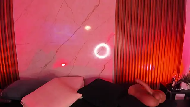 Snapshot of Emiilycollins chatting on March 2025 01:32:02 AM Emiilycollins online show from March 2025 01:32:02 AM