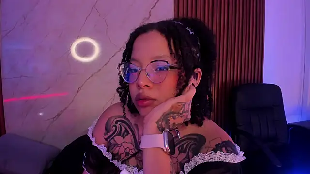 Snapshot of Emiilycollins chatting on November 2025 12:21:01 AM Emiilycollins online show from November 2025 12:21:01 AM