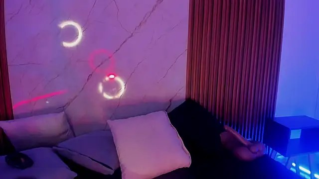 Snapshot of Emiilycollins chatting on November 2025 02:43:02 AM Emiilycollins online show from November 2025 02:43:02 AM