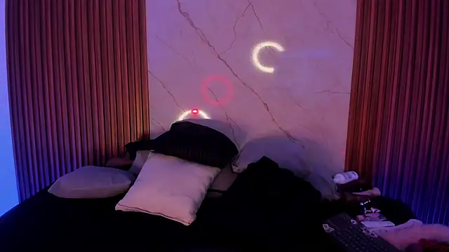 Snapshot of Emiilycollins chatting on December 2025 02:10:02 AM Emiilycollins online show from December 2025 02:10:02 AM