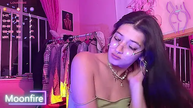 moonfiredancer online show from September 2025 03:28:01 AM