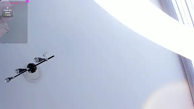 LIZ HOLMES online show from September 2025 12:09:01 PM