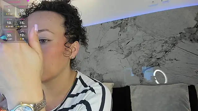 LIZ HOLMES online show from November 2025 10:07:01 AM