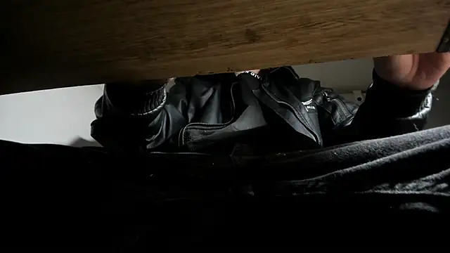 s sven03 online show from January 2025 04:54:01 AM