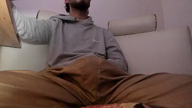 s sven03 online show from October 2025 10:19:02 PM