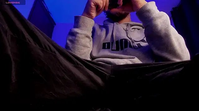 s sven03 online show from March 2026 11:08:02 PM