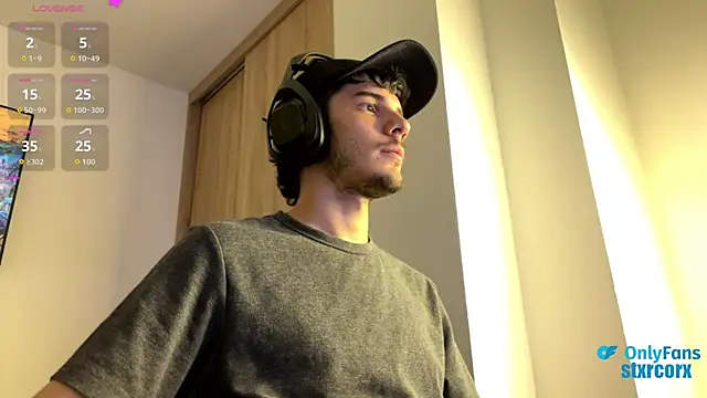 Snapshot of ilytheo chatting on October 2025 07:28:01 AM ilytheo online show from October 2025 07:28:01 AM