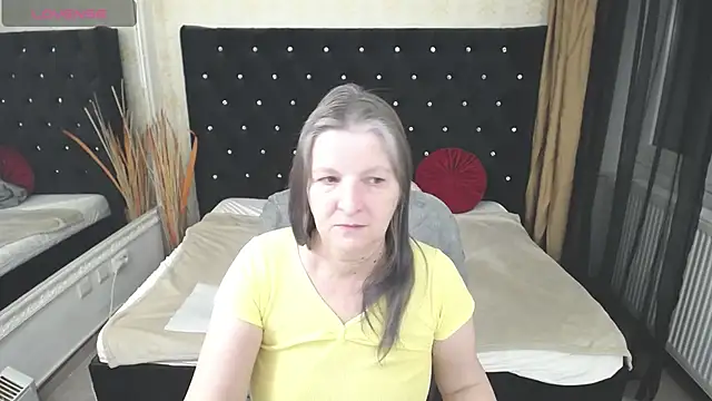 Lilly hott online show from March 2025 06:54:01 PM