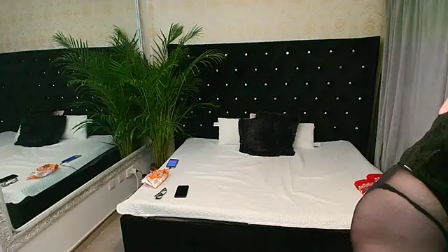 Lilly hott online show from January 2026 07:28:02 PM