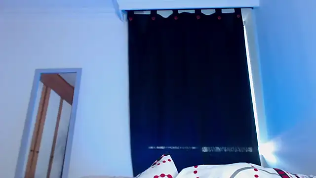 MiaStor online show from April 2026 09:10:02 PM