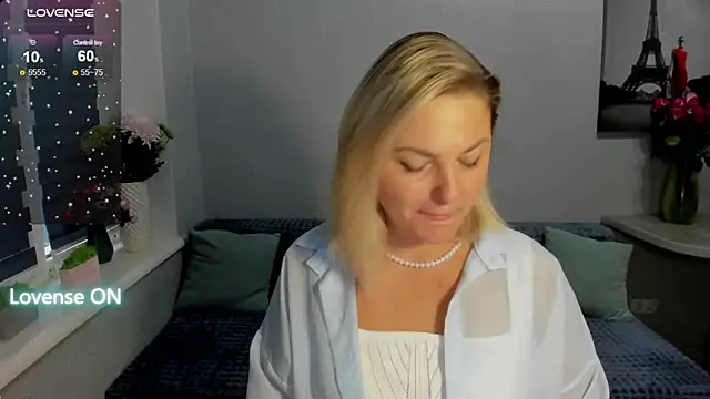 Snapshot of sweet___margaret chatting on November 2025 01:01:02 PM sweet margaret online show from November 2025 01:01:02 PM