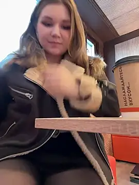 PumaShyXD online show from February 2025 02:25:01 PM