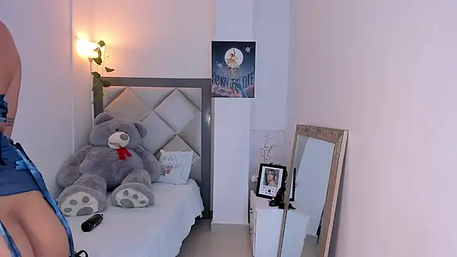 Adria ross online show from February 2025 05:05:02 PM