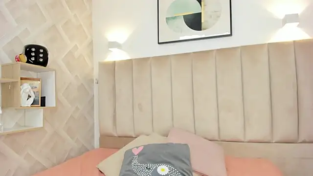 Anniie Queen online show from April 2026 03:07:01 AM