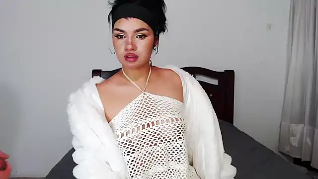 Snapshot of lyzamy_liz chatting on May 2026 08:19:01 AM lyzamy liz online show from May 2026 08:19:01 AM