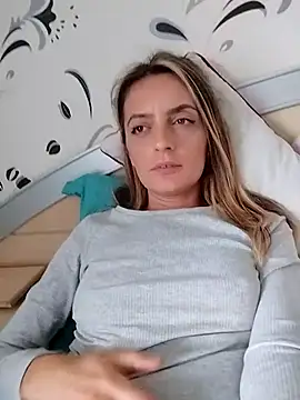 Snapshot of SophyGirl chatting on September 2025 12:42:01 PM SophyGirl online show from September 2025 12:42:01 PM